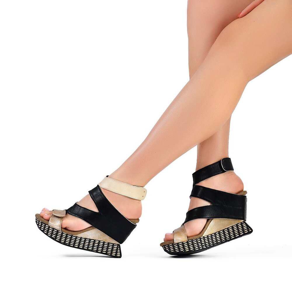 Raina - Cream flips to Black - Modzori 4 Way Reversible Sandal - Picture 13 of 14